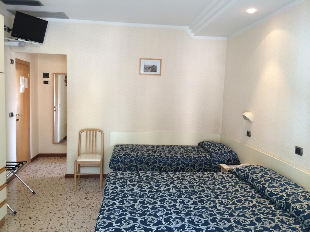 Hotel Royal Misano Adriatico Rum bild