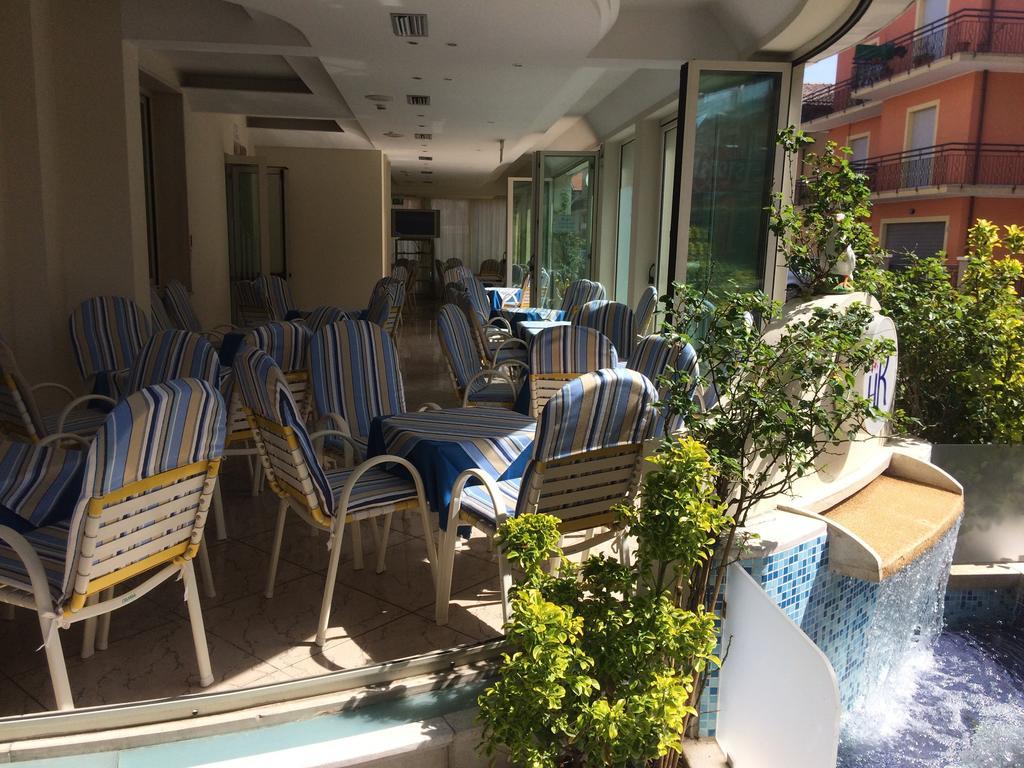 Hotel Royal Misano Adriatico Exteriör bild