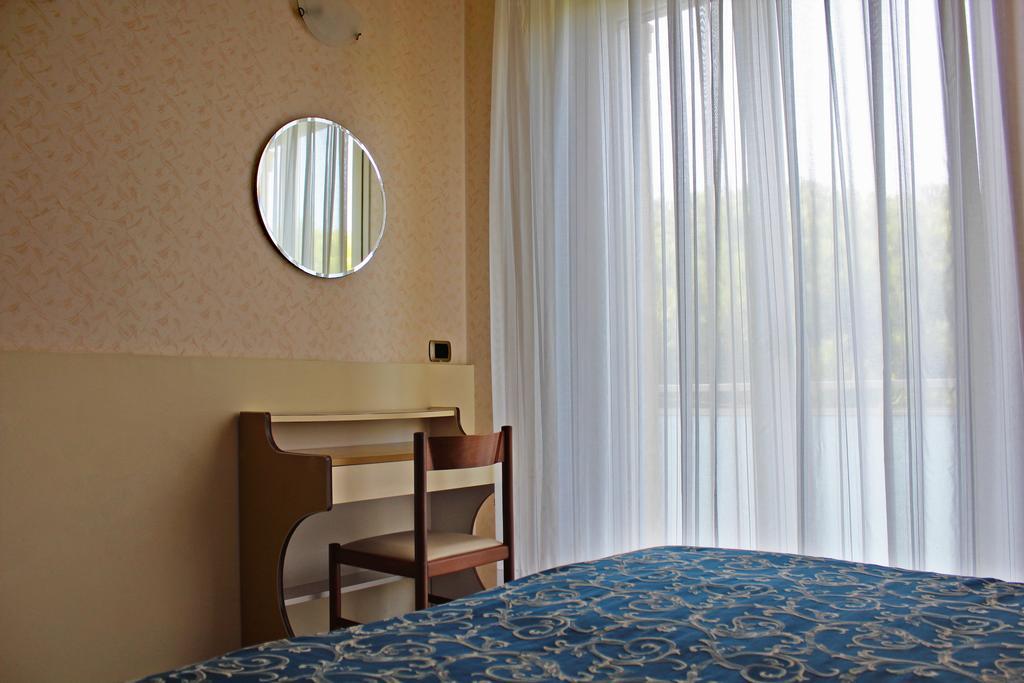 Hotel Royal Misano Adriatico Exteriör bild