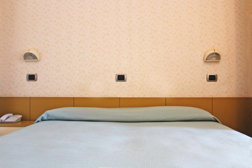 Hotel Royal Misano Adriatico Exteriör bild