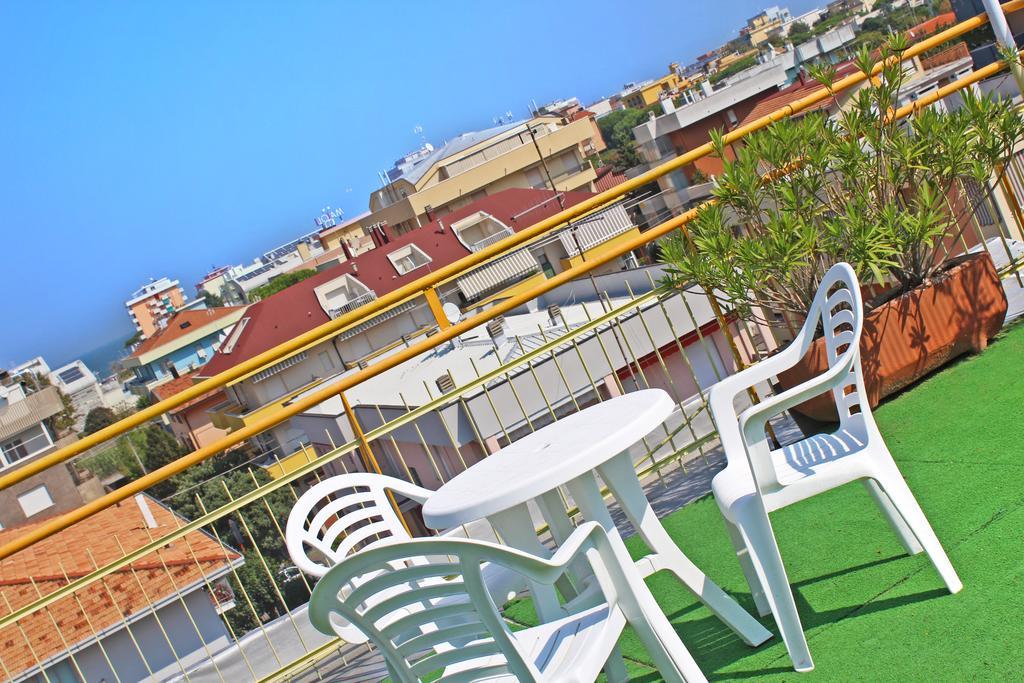 Hotel Royal Misano Adriatico Exteriör bild