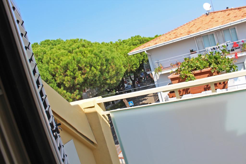 Hotel Royal Misano Adriatico Exteriör bild