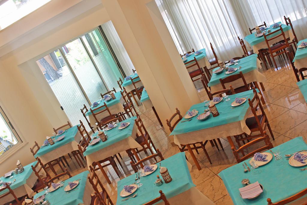 Hotel Royal Misano Adriatico Exteriör bild