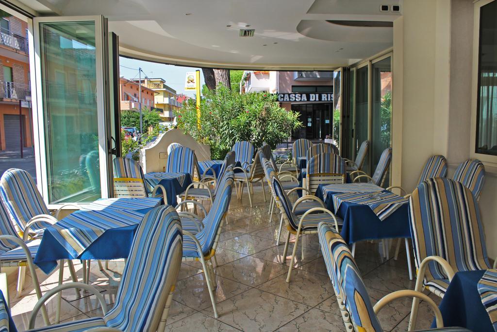 Hotel Royal Misano Adriatico Exteriör bild